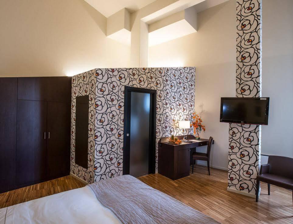 Ekk Hotel Citta Sant'Angelo Bagian luar foto